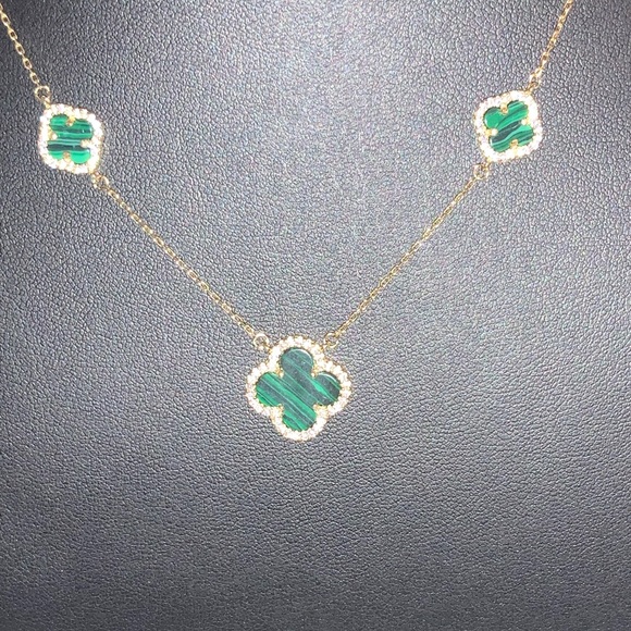 Malachite Clover Necklace - Picture 2 of 6